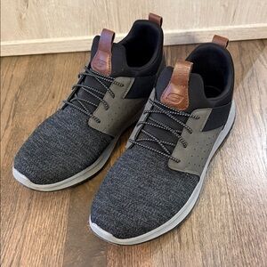 Skechers Men's Black and Gray Sneakers